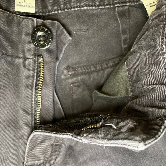 Tommy Hilfiger Faded Black Cargo Capris Pants - Picture 4 of 7